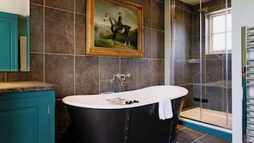 Superior Double Room | Bathroom