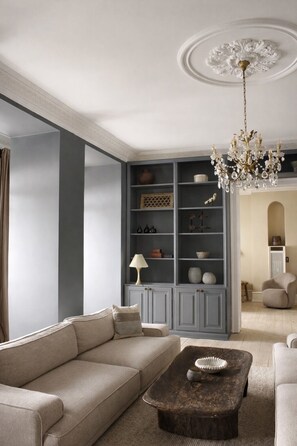 Living area - Elegant 218 m² Historic Apartment by the Copenhagen Lakes & near City Center. (København)