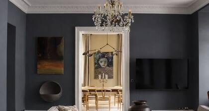 Elegant 218 m² Historic Apartment by the Copenhagen Lakes & near City Center.