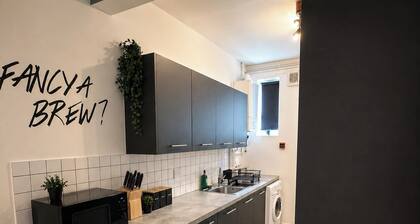 House Sleeps 11 With Enclosed Garden