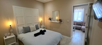 Enjoyable 2-bedroom apartment with AC in vibrant Gibraltar