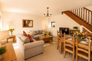 TV - Olive Tree Cottage | Spacious Family & Dog-Friendly Escape Near Widemouth Bay (Widemouth Bay)