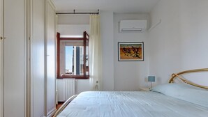 Unclassified image, 3 of 30, button - GuestHost - La Pavoncella Terrace Apartment (Cagliari)
