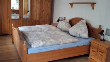 2 Schlafzimmer, Bügeleisen/Bügelbrett, Bettwäsche, Rollstuhlgeeignet