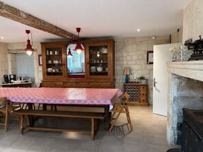 Dining - Vrbo Property (Allonnes)