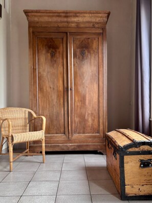 Interior - Vrbo Property (Allonnes)