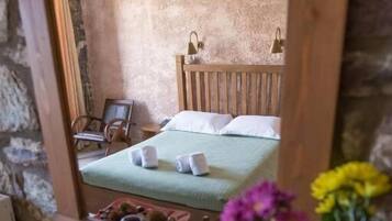 Iron/ironing board, travel crib, WiFi, bed sheets