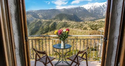 Faris Hotel – Spacious Family Room in the Taygetos