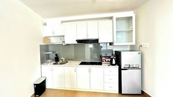 Apartamento luxo | Cozinha privada | Geladeira grande, micro-ondas, fogão