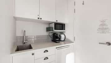 Coffee/tea maker, fridge, microwave, toaster