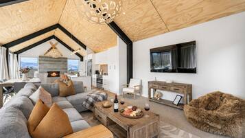 Fernseher, Kamin