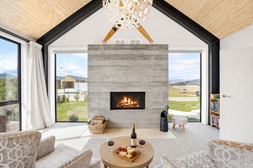Northlake Escape | Sunny, Stylish & Easy Living