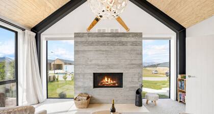 Northlake Escape | Sunny, Stylish & Easy Living