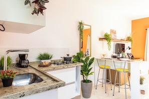 Private kitchenette - Charmoso na Vila Madalena com AC  (São Paulo)