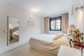 2 dormitorios, tabla de planchar con plancha, wifi gratis y ropa de cama