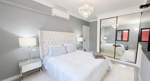 Room - Vrbo Property (Alcabideche)