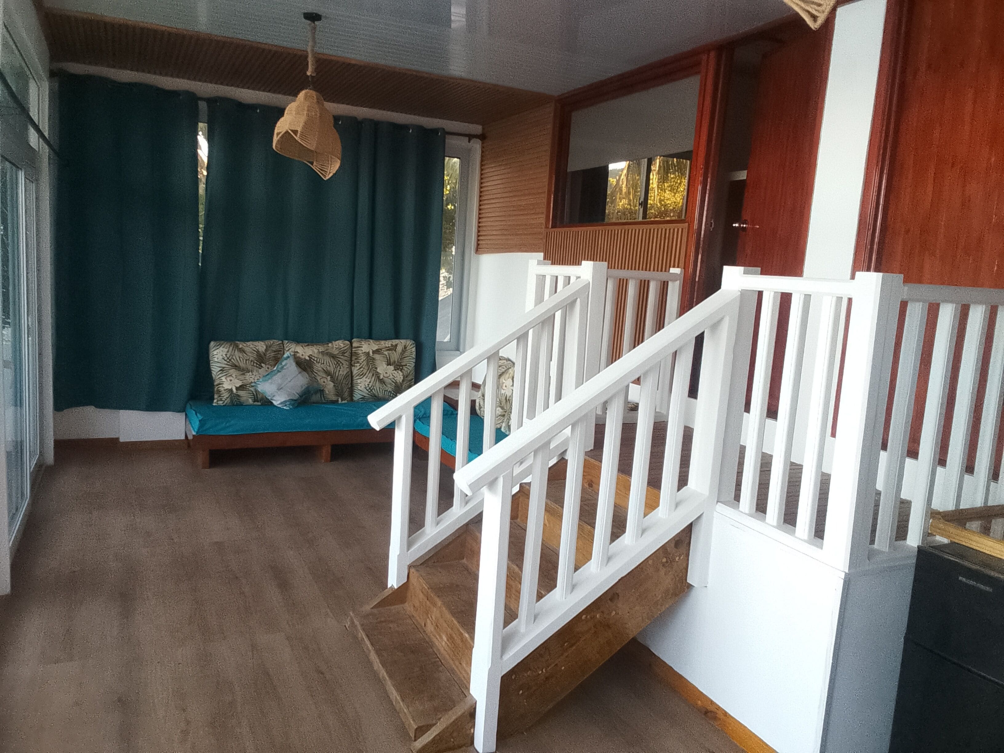 Panoramic Quadruple Room, Balcony, Sea View | Interior