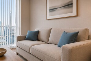 Economy Room, City View | Living area