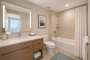 Economy Room, City View | Bathroom