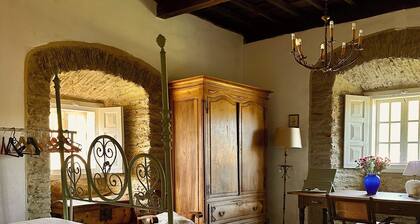 Pazo de Cedofeita (Ribadeo). Historical house of the XVI century, with private property.