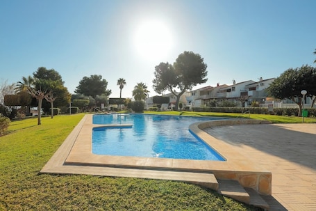 プール. Cozy 1-bedroom bungalow in enchanting VC with AC
