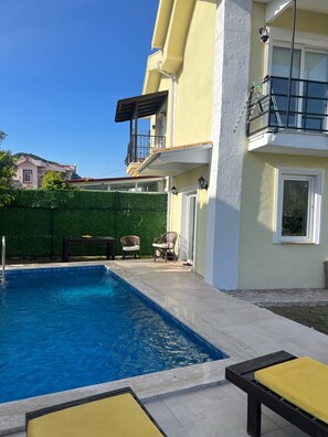Udendørs pool
