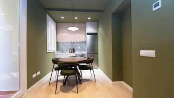 Apartamento clásico, planta baja | Restauración