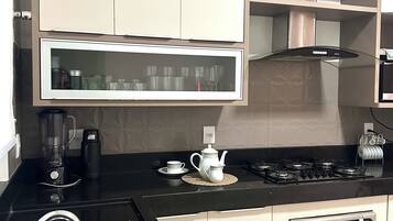 House, 3 Bedrooms, Private Pool | Private kitchen