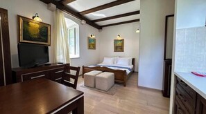 1 slaapkamer, een strijkplank/strijkijzer, wifi, beddengoed