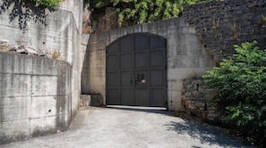 Property grounds - Mistral Studio – Historic Charm, Stunning Views & Relaxing Terrace (Herceg Novi)
