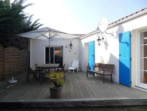 Outdoor dining - Instant Océan - House + separate studio (Saint-Georges-d'Oléron)