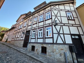 Exterior - Apartment Blankenburg Harz, HARZTRAUM for 4 persons, old town, WLAN, parking lot (Blankenburg (Harz))