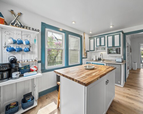 Sit. Stay. Lake Geneva Dog Friendly Property Near Downtown