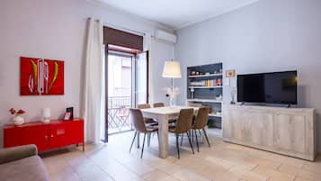 Apartment (2 Bedrooms) | Living area | TV