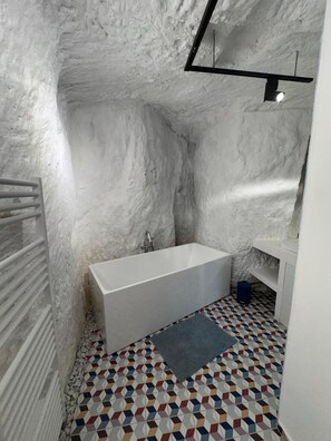 Bathroom - Vrbo Property (La Roche-Clermault)