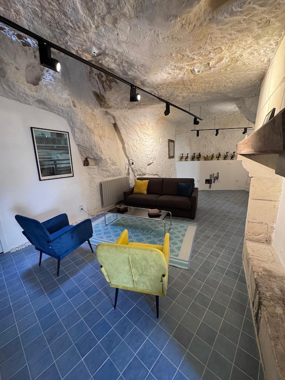 Family Suite In Troglodyte House With Access To Indoor Swimming Pool - Chinon