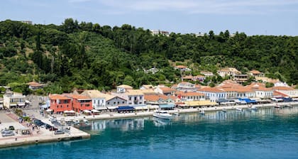 Relaxed Coastal Living Near Spiatza Beach