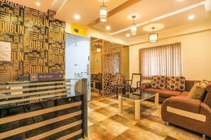 Lobby - Frazer Suites (Bengaluru)
