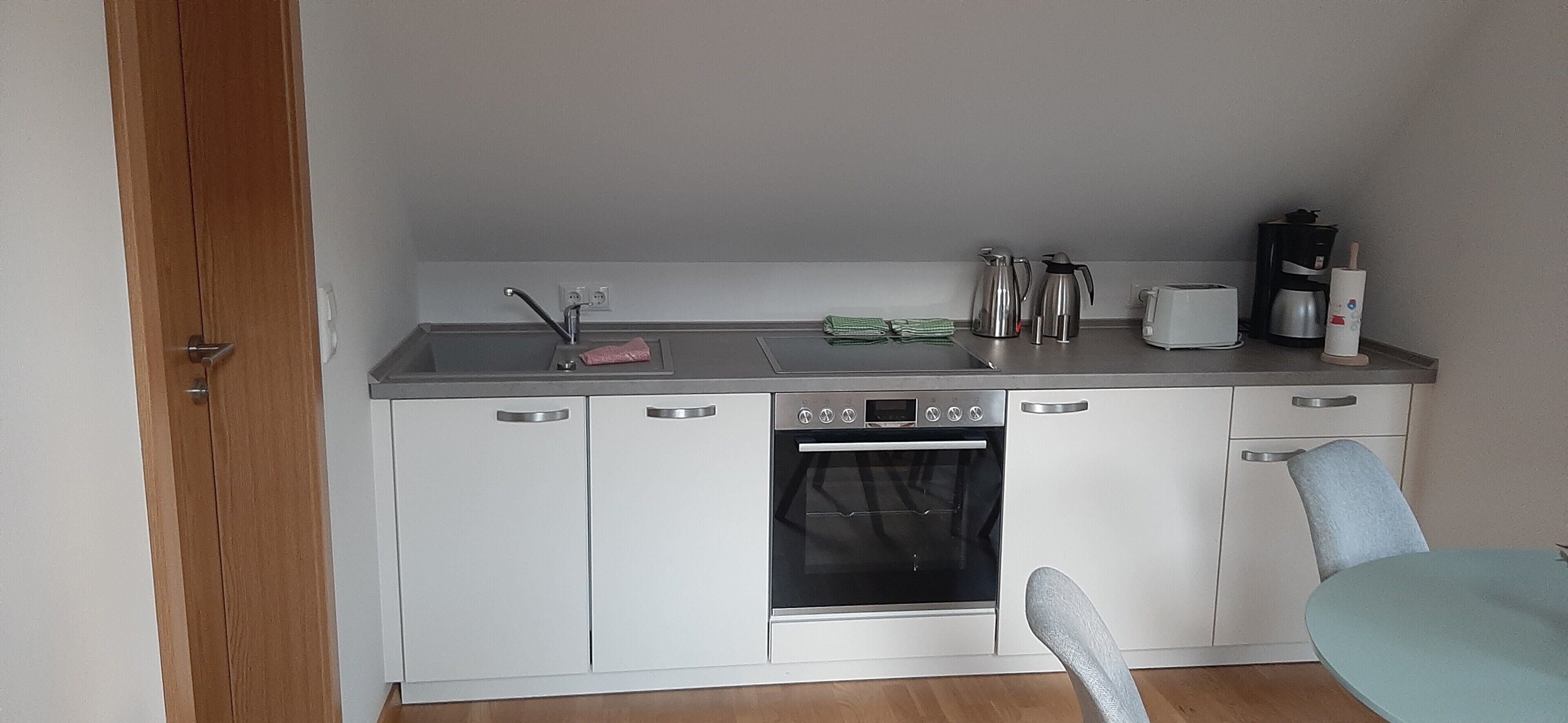 Kühlschrank, Ofen, Herdplatte, Geschirrspüler