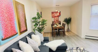 Spacious 3BR House Near Downtown / Free Parking