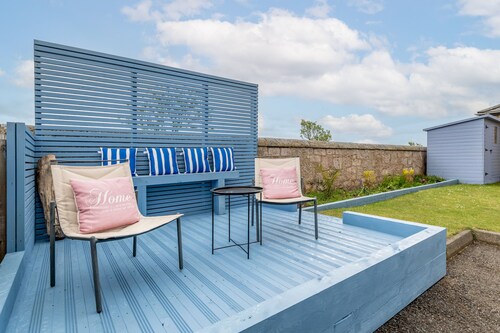 Elie Beach Escape
