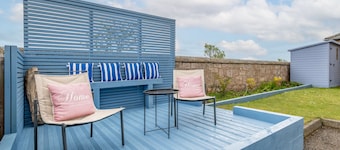 Elie Beach Escape