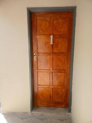 Kamar Double Standar, patio | Interior
