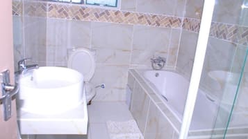 Superior Room | Bathroom