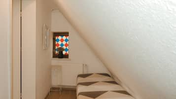 WiFi, bed sheets
