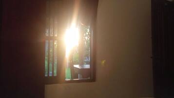 Chambre Double Deluxe, patio, vue lac | Bureau, Wi-Fi gratuit