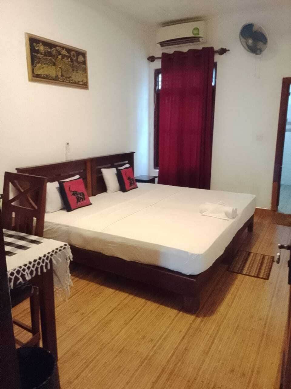 In-room safe, desk, soundproofing, iron/ironing board