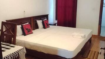 In-room safe, desk, soundproofing, iron/ironing board