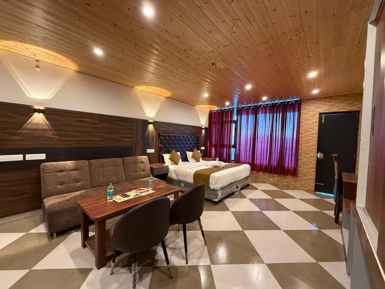 Signature Room | Interior