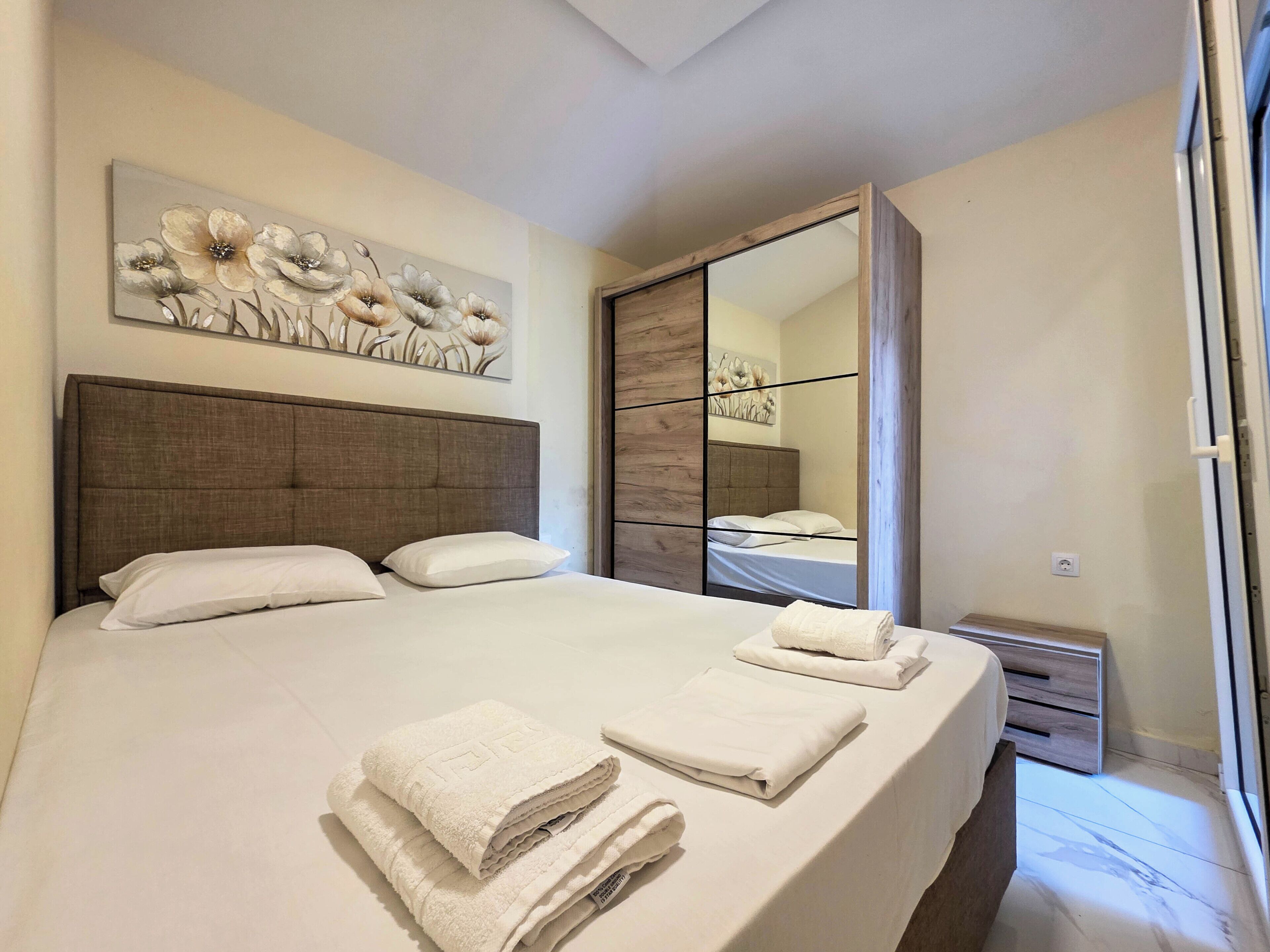 1 bedroom, internet, bed sheets